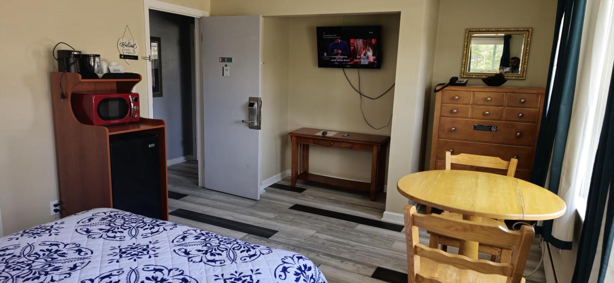 Rodeway Inn Formerly Camp Inn Lodge Oscoda Екстер'єр фото