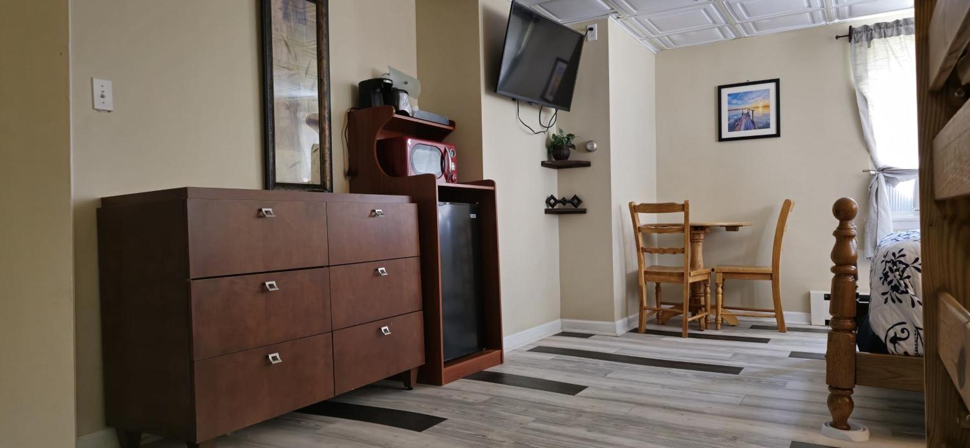 Rodeway Inn Formerly Camp Inn Lodge Oscoda Екстер'єр фото