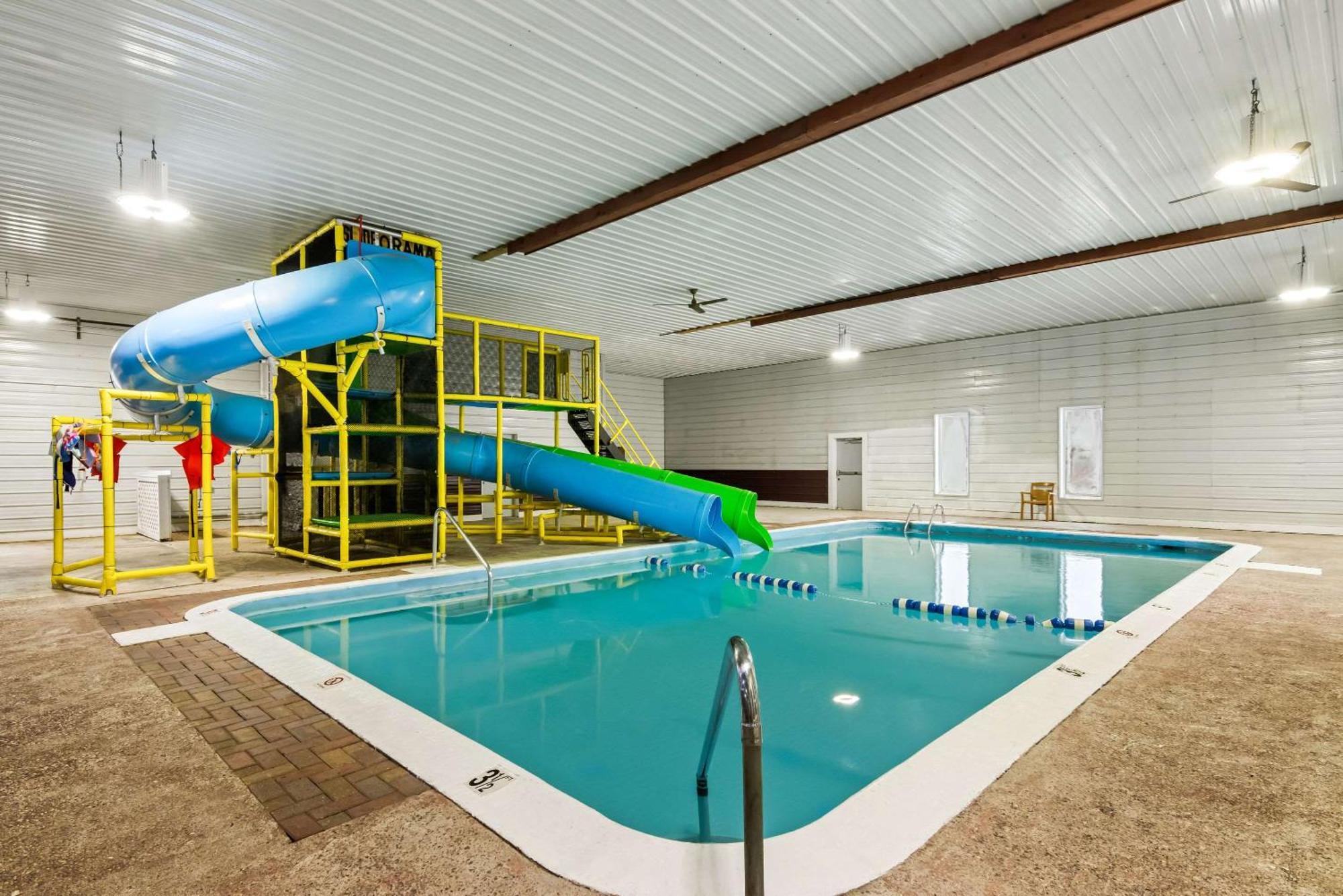 Rodeway Inn Formerly Camp Inn Lodge Oscoda Екстер'єр фото