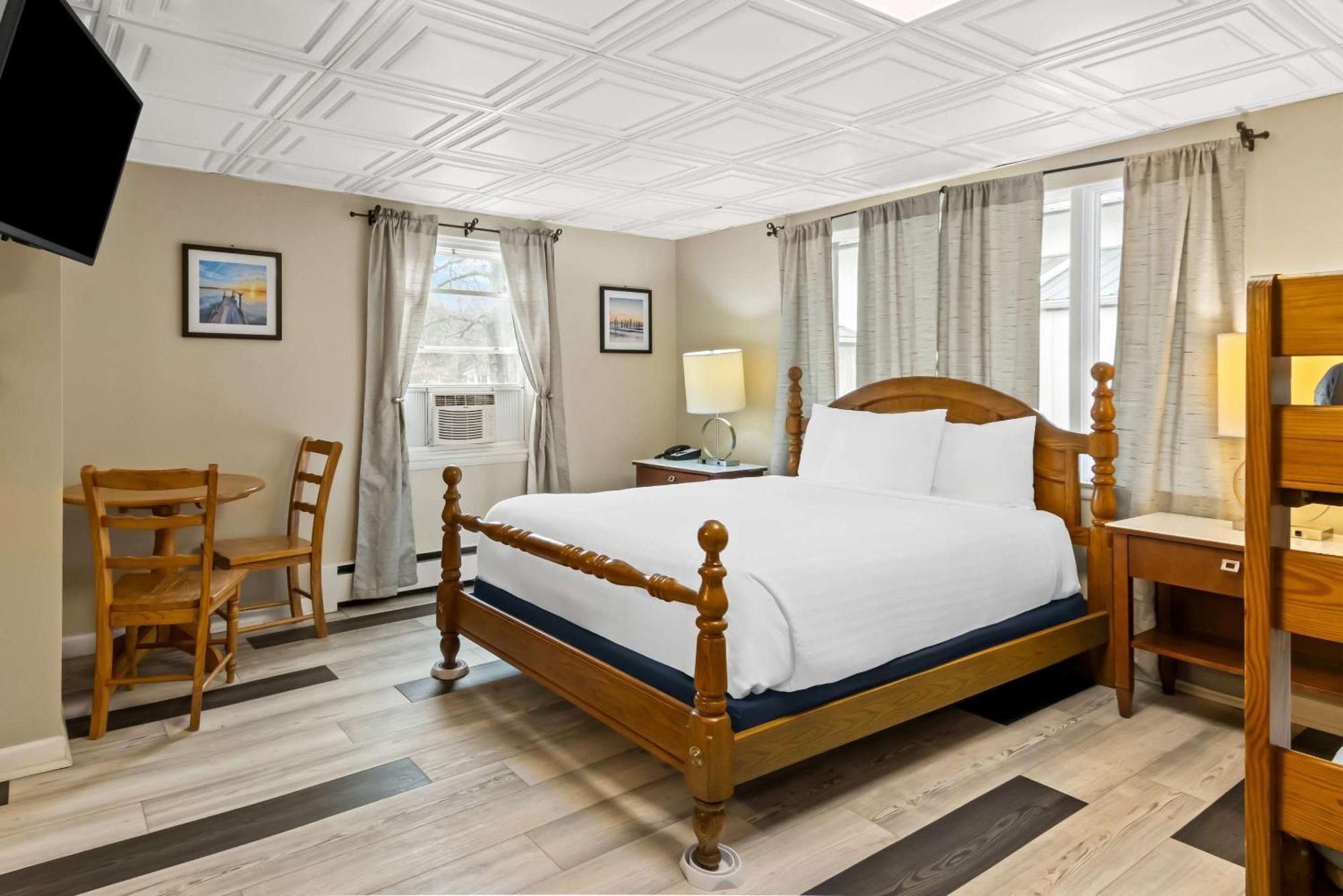 Rodeway Inn Formerly Camp Inn Lodge Oscoda Екстер'єр фото