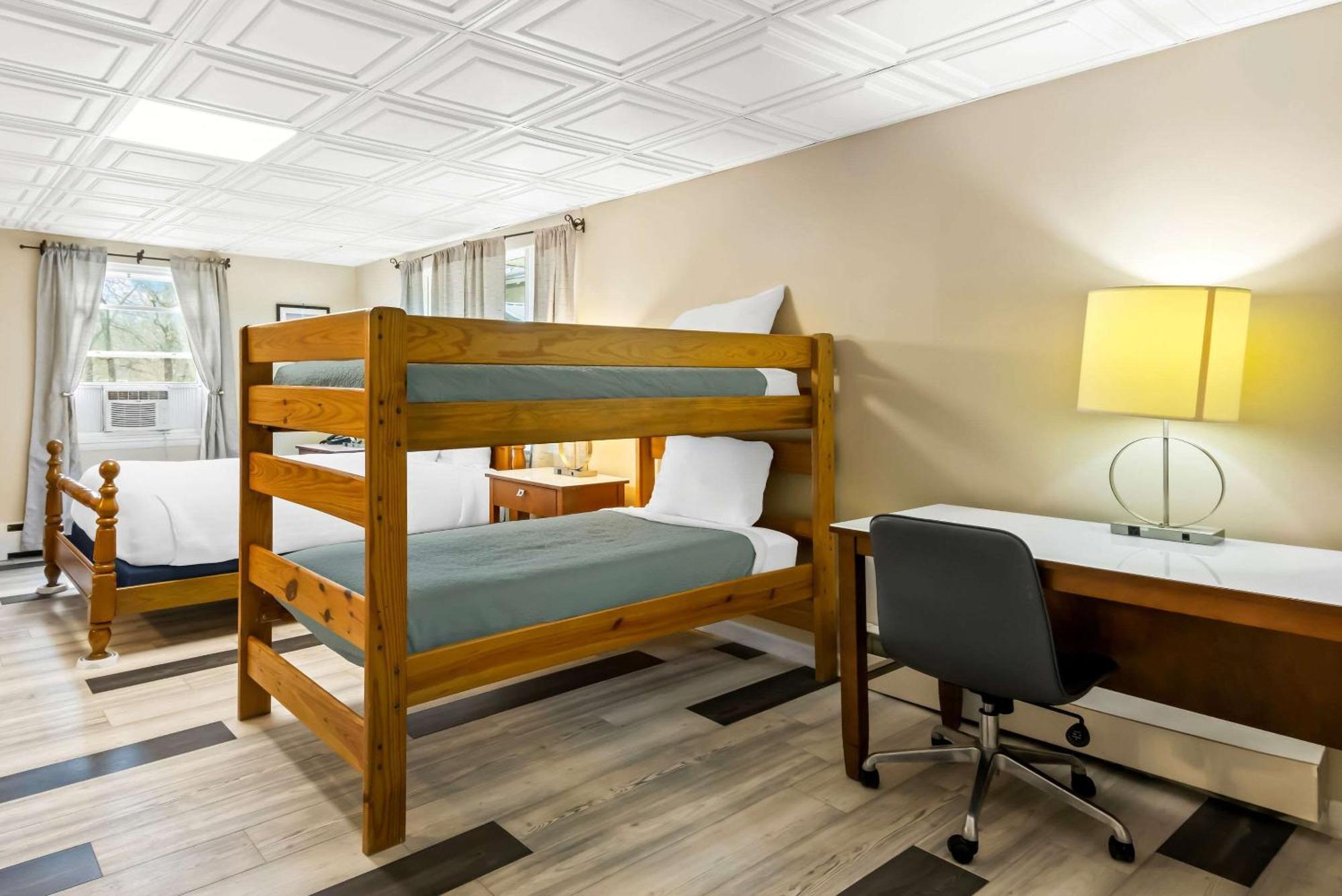 Rodeway Inn Formerly Camp Inn Lodge Oscoda Екстер'єр фото